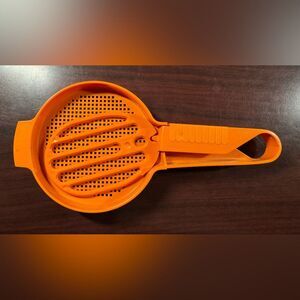 Tupperware Orange Sift It Sifter Flour Powder Sugar Baking 1689 Excellent